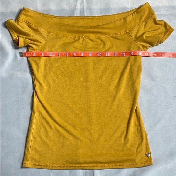 GUESS Yellow Off-Shoulder Women's Top - Picture 8 of 10